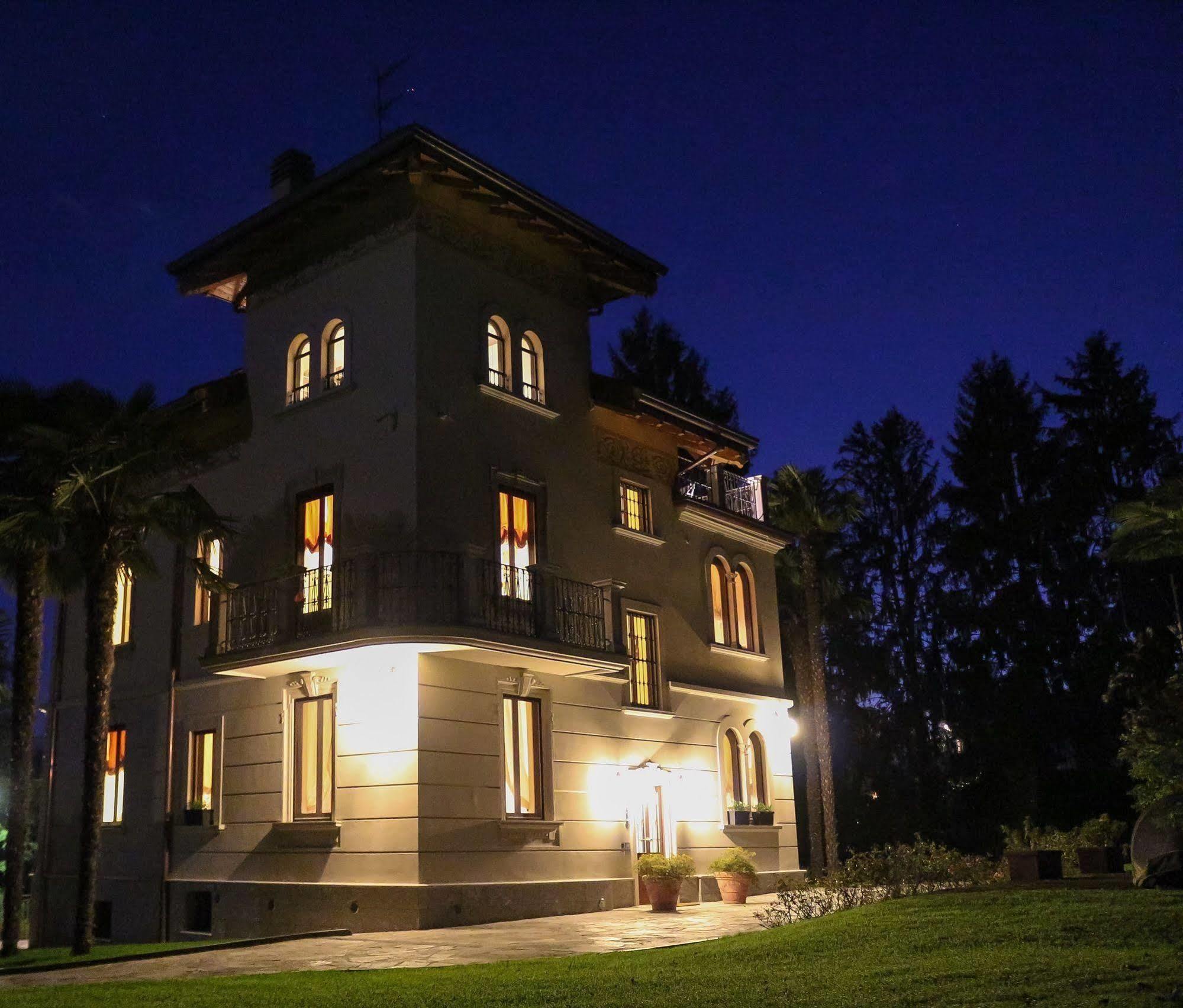 Villa Chiara B&B Biandronno Exterior photo