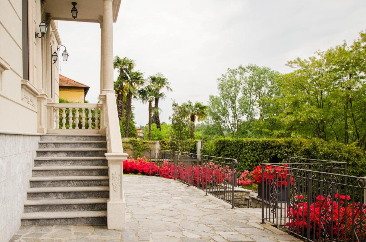 Villa Chiara B&B Biandronno Exterior photo